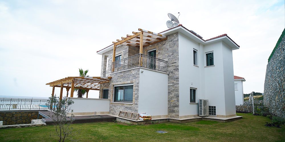 VILLA IN ESENTEPE, Exterior view