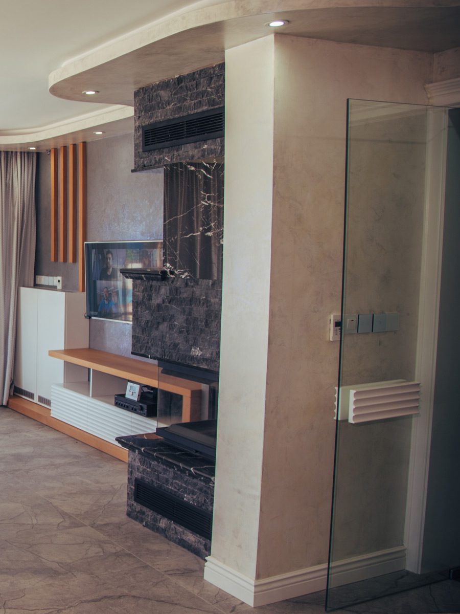 Laroni Real Estate, Living area